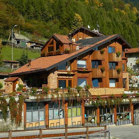 B&B Alla Fontana Lozio エクステリア 写真